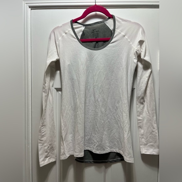 Nike Women's White Long Sleeve Dri-Fit Shirt Grey w Metallic Detail Size Medium - Picture 1 of 5